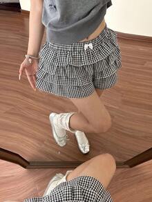 SHEIN MOD 大码休闲低腰格子紧身荷叶边女式超短裤返校服装女式蓝白平角短裤简约日常 - 黑與白 - 查看 2