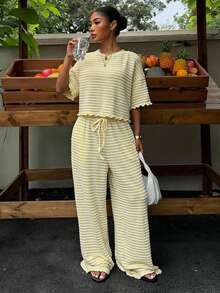 SHEIN EZwear 條紋休閒大尺碼女款短袖T恤與抽繩腰長褲套裝 - 彩色 - 查看 6
