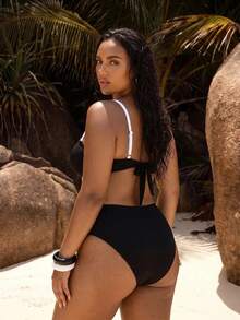 Swim Chiccia 大尺碼女款夏季海灘拼色掛脖綁帶性感比基尼三角褲兩件式泳衣套裝 - 黑與白 - 查看 3