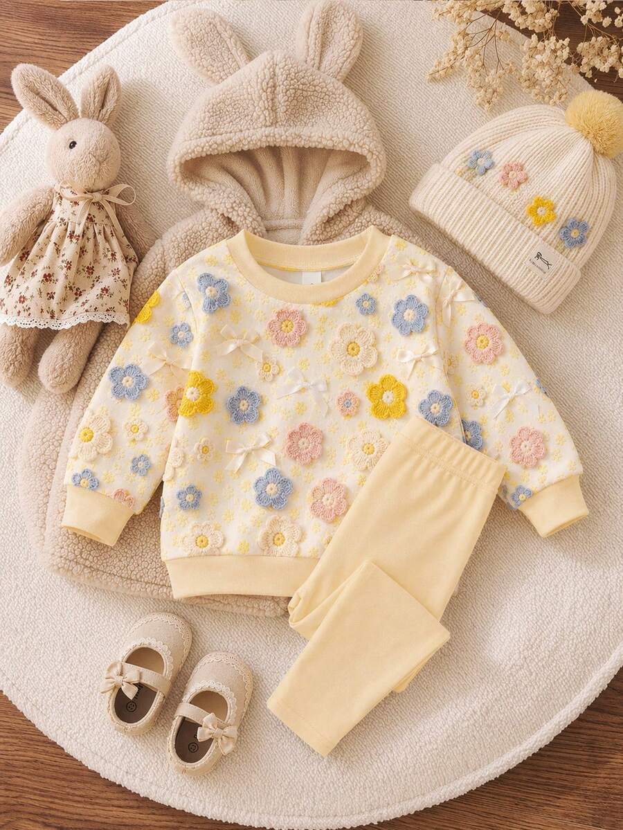 奶油黃色優雅可愛3D花朵與蝴蝶結圖案女嬰休閒舒適軟綿圓領套頭衛衣與休閒內搭褲2件套，親子套裝，適合秋冬日常穿著、婚禮季、開學季、農場、外出，秋季氛圍時尚冬季穿搭 - 彩色 - 查看 1