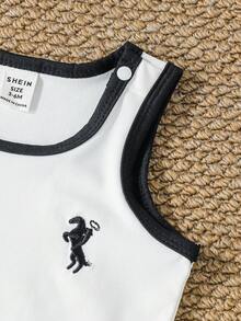 SHEIN 4件組男嬰刺繡無袖上衣與運動短褲套裝，黑白配色，夏季休閒海灘運動風嬰兒服裝，6個月-3歲 - 黑與白 - 查看 8