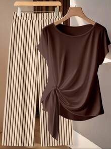 EMERY ROSE Conjunto casual diario para mujer talla grande con top de cuello redondo de unicolor y pantalones largos a rayas - Multicolor - Ver 1