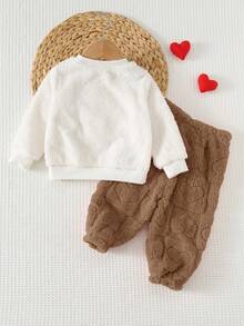 Cozy Pixies 2件組幼女服裝，舒適百搭時尚，日常可愛休閒極簡基本款，毛絨愛心圖案紋理，秋冬季節，適合多種場合，戶外滑雪、返校、運動、派對、假期，保暖套裝居家服 - 棕色 - 查看 2
