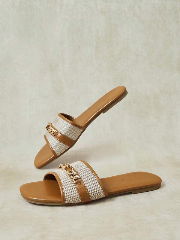 Styleloop Summer New Square Toe Flat Bottom Apricot Metal Chain One Piece Women's Flat Sandals Slippers Casual Fashion Versatile Comfortable Commuting Ocean