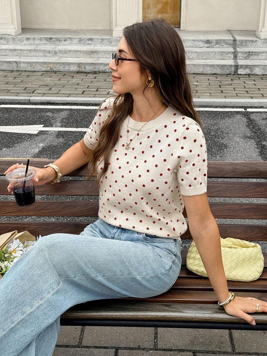 Serisse ملابس علوية نسائية محبوكة بنقاط البولكا بأكمام قصيرة - الأحمر - مشاهدة 1