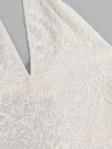 SHEIN Swim 女款新款白色花卉紋理布料掛脖式連身罩衫，性感蕾絲露背，沙灘/度假穿搭，透視短褲，度假風，派對 - 白色 - 查看 7