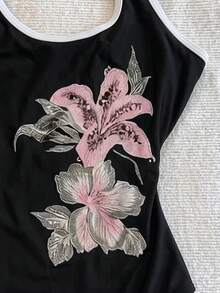 IslaSuriya 女款花卉印花條紋拼接掛脖綁帶上衣 - 黑與白 - 查看 4