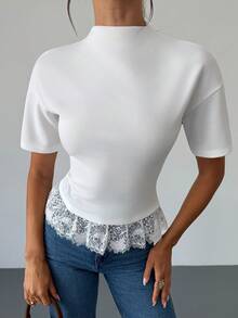 Firerie Camiseta de mujer de color liso con cuello alto, manga corta, dobladillo de encaje y patchwork - Blanco - Ver 3