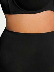 SHEIN BAE CURVE 大码女式纯色高腰休闲百搭日常塑形短裤 - 黑色 - 查看 3