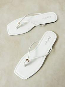 Styleloop Ladies Summer Thong Flat Shoes. - White - View 3