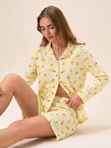 SHEIN طقم نسائي من القطن بخطوط، توب بأكمام طويلة وأزرار أمامية مطبوع عليه ليمون لطيف وشورت مريح بخصر عالي - متعدد الألوان - مشاهدة 3