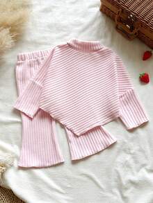 SHEIN Vintaside Kids 女嬰 0-3 歲秋季刺繡草莓羅紋針織長袖上衣與喇叭褲套裝，粉紅色，適合日常穿著，高領休閒日常穿搭 - 粉色 - 查看 2