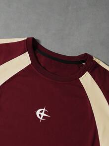 PAVTROS 男士大尺碼休閒拼色T恤短褲套裝，夏季Y2K復古度假風，男孩街頭風新年黑白反光條紋圓領T恤套裝，度假禮物，最佳禮物 - 酒紅色 - 查看 3