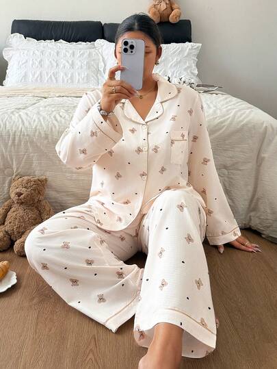 Napfluff CURVE Napfluff CURVE Set Piyama Ukuran Besar Model Kemeja Bermotif Beruang Kartun Berkerut Gelembung dengan Bukaan Depan