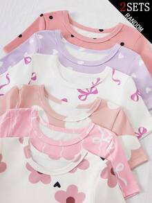 SHEIN 2套甜美花卉印花少女緊身睡衣套裝，6款盲盒隨機選2套，含2件上衣與長褲，花卉、愛心、圓點與蝴蝶結圖案，清新可愛風，粉色、紫色與白色配色，柔軟針織面料，親膚滑順，垂墜感佳，可機洗，舒適貼身 - 彩色 - 查看 6