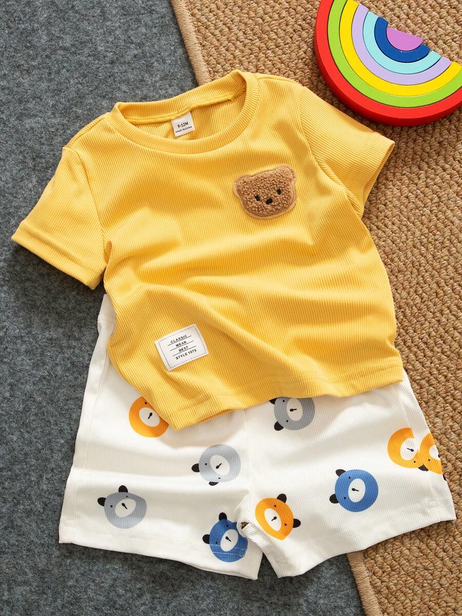 SHEIN Playful Pals 2件組 嬰幼兒男童卡通熊裝飾羅紋上衣 & 熊圖案短褲套裝 夏季休閒可愛海灘淡黃色男嬰服裝套裝