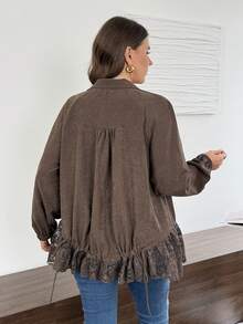 Easowa Curve เสื้อแจ็คเก็ตไซส์ใหญ่ แต่งลูกไม้ปะติดปะต่อ กระเป๋าคู่ สำหรับฤดูใบไม้ร่วง - สีน้ำตาลกาแฟ - ดู 6
