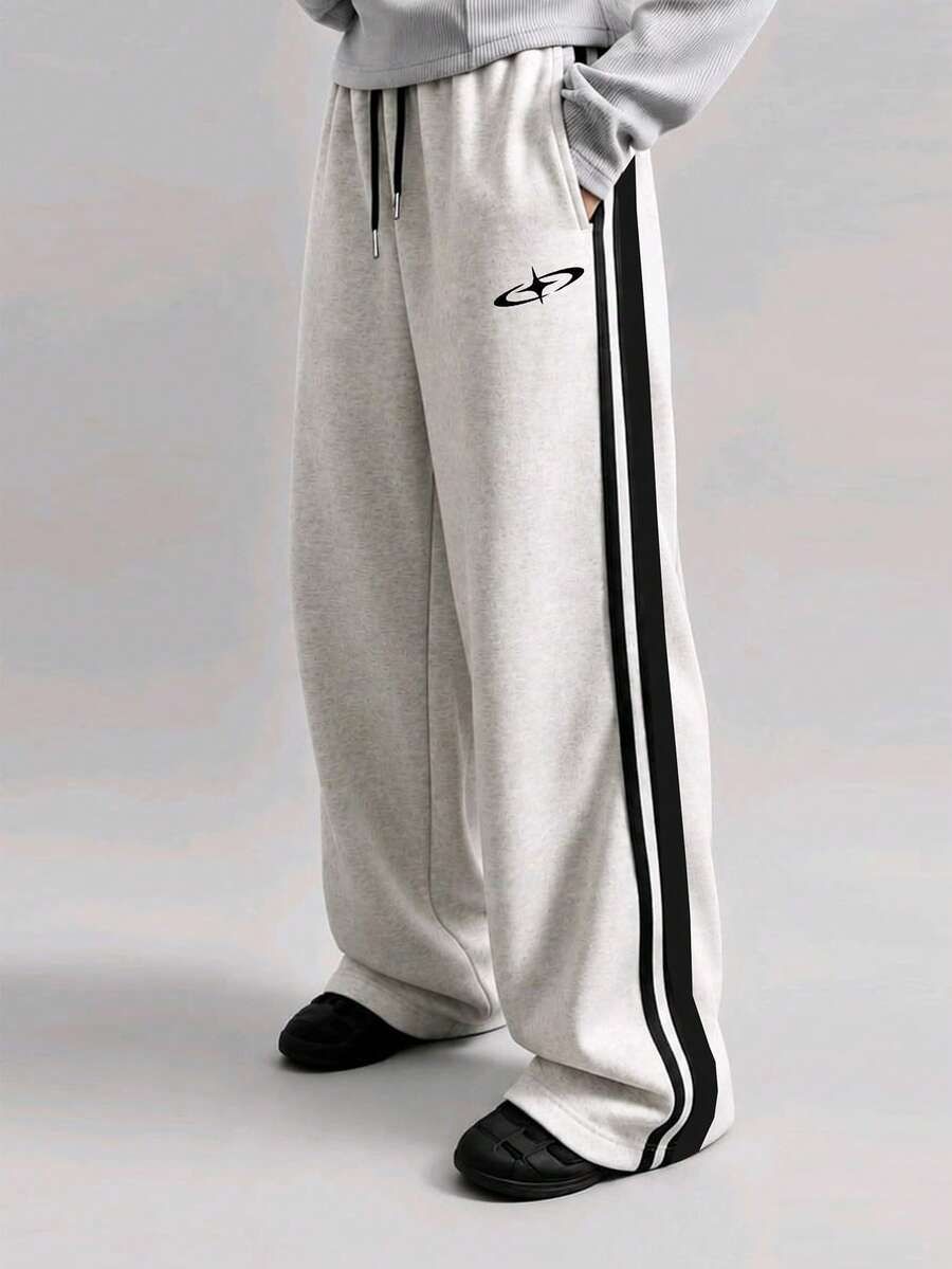 Sport MetroGents Celana Jogging Pria dengan Tali Serut di Pinggang dan Garis Samping, Potongan Lebar - Grey - View 1