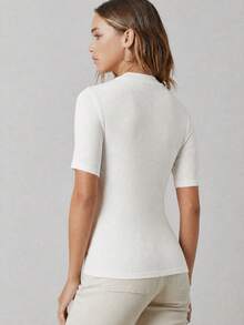 SHEIN BASICS 女款純色百搭圓領短袖T恤，適合日常穿著 - 白色 - 查看 2