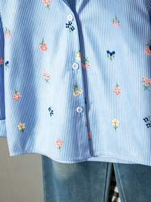 SHEIN Genkimix Kids 女童仿刺繡圖案藍白條紋印花襯衫，清新輕盈設計，領口長袖寬鬆休閒襯衫，花卉圖案，春/秋休閒襯衫 - 藍色 - 查看 5