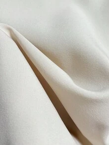 Franclia 女款優雅奶油白V領收腰長袖襯衫，秋冬款啞光面料社交襯衫，適合辦公與休閒穿搭 - 杏色 - 查看 5