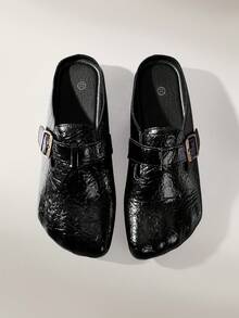 Solecia Zapatos de mujer que se pueden usar en todas las estaciones, rayas asimétricas, hebilla rayada a mano, punta de cinco dedos, suela plana, estilo de moda, cuero PU negro, para caminar al aire libre, para usar en el Día de San Valentín - Negro - Ver 1