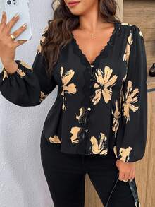 SHEIN Frenchy 大尺碼女款V領花卉圖案蕾絲拼接休閒日常襯衫 - 彩色 - 查看 1
