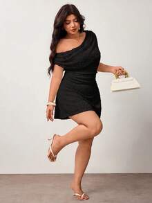 Enliva Plus Size Spring/Summer New Elegant Asymmetrical Cold Shoulder Short Sleeve Ruched Knit Dress, Casual Versatile Party Dress, One Shoulder Dress, Black Dress, Short A-Line Dress - Black - View 6
