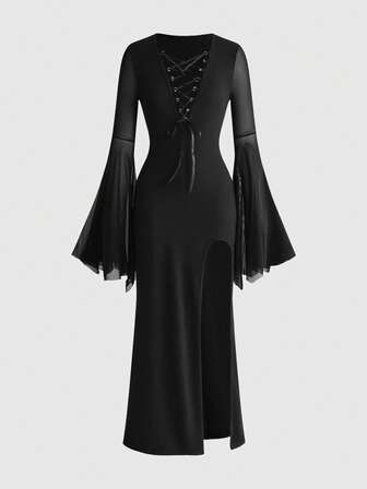 Damen Gothic Maxikleid mit hohem Schlitz, Fledermaus-Glockenärmeln und Schnürung