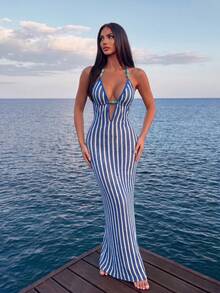 SHEIN Swim Swim Chiccia 女款藍白條紋夏季新款海灘度假鏤空長款露背深V領無袖鉤編掛脖繫帶泳衣 - 彩色 - 查看 1