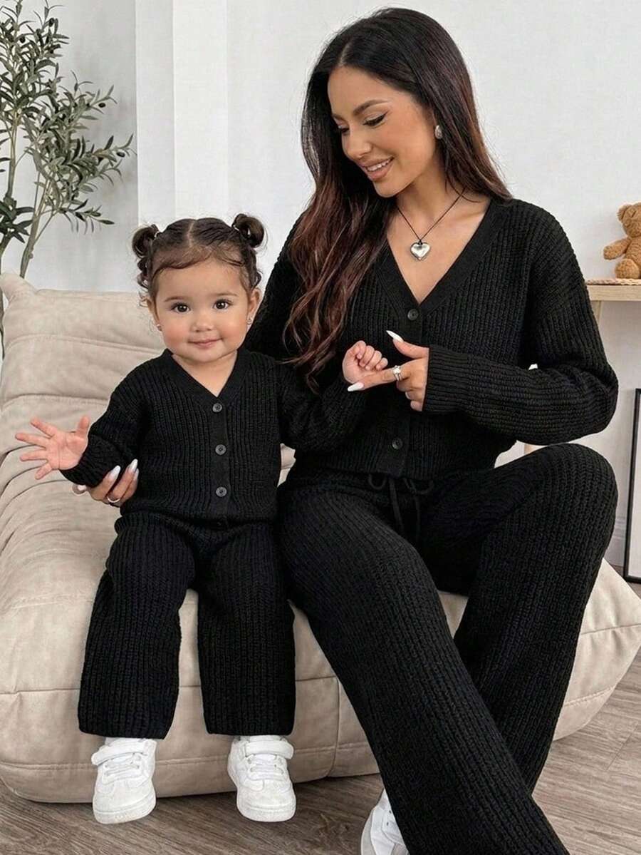 SHEIN Baby Girl Solid Color V-Neck Long Sleeve Top And Pants Casual Daily Knit Set - Black - View 1