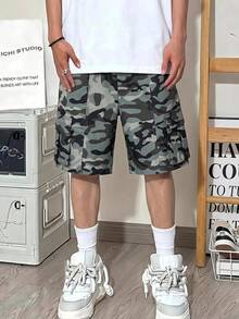 SHEIN 1件大童男孩寬鬆休閒迷彩素色酷帥時尚工裝短褲，側邊口袋，夏季短褲，休閒學院風，舒適時尚極簡實用百搭，柔軟面料，適合日常穿著、旅行、戶外、散步、籃球、足球運動 - 綠色 - 查看 5