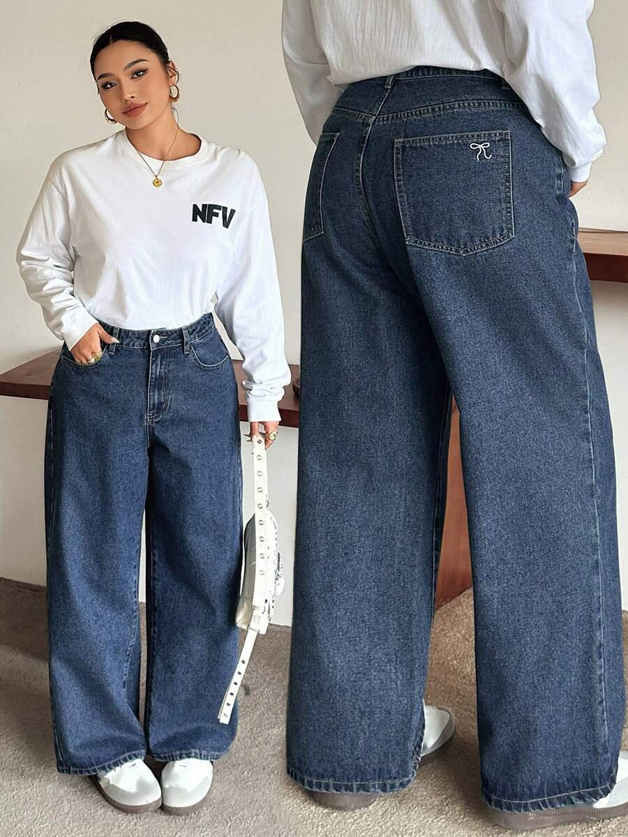 Dazy Plus Dark Wash Blue Back Pocket Bow Embroidery Straight Leg 5-Inch Denim Shorts, Spring/Summer - Dark Wash - View 1