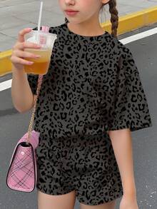 復古時尚極簡黑色豹紋，青少年女孩休閒舒適圓領短袖T恤與短褲2件套，適合日常、度假、外出、校園、運動、返校、返校日 - 彩色 - 查看 3