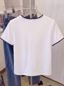Resyla HELLO KITTY AND FRIENDS | SHEIN M105#MTO MTO Women's Shell Embroidery Short Colorblock T-Shirt#New Hao#220g Non-See-Through#Heat Transfer Co-Branded White Short Sleeve T-Shirt Black Wavy Trim On Collar And Cuffs Cartoon Bow Print Round Neck Women's Top - White - View 2