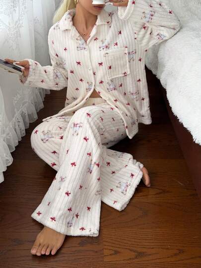 DAZY Winter Cute Bow & Bear Pattern All-Over Print Plush Women's Pajama Set