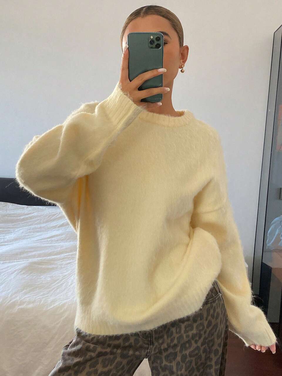 Solid Color Loose Round Neck Pullover Knit Sweater, Brushed Thickened Casual Old Money Vacation Style Women's Sweater For Autumn/Winter