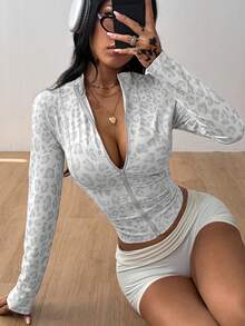 Coolane Women's Fall/Winter Grey Leopard Print Zip Up Sports Jacket, Slim Fit High Stretch Long Sleeve Workout Top - White - View 3
