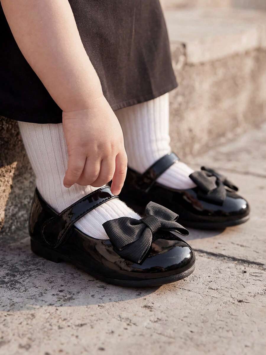Cozy Pixies 可愛女孩優雅黑色蝴蝶結裝飾鏡面氛圍派對婚禮瑪麗珍嬰兒平底鞋學院風返校季 - 黑色 - 查看 1