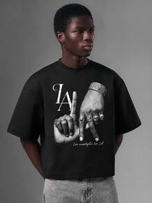 Salvezio 洛杉磯 LA Letter Gesture Logo 男款黑色標準尺寸落肩寬鬆短袖 T-shirt - 黑色 - 查看 6