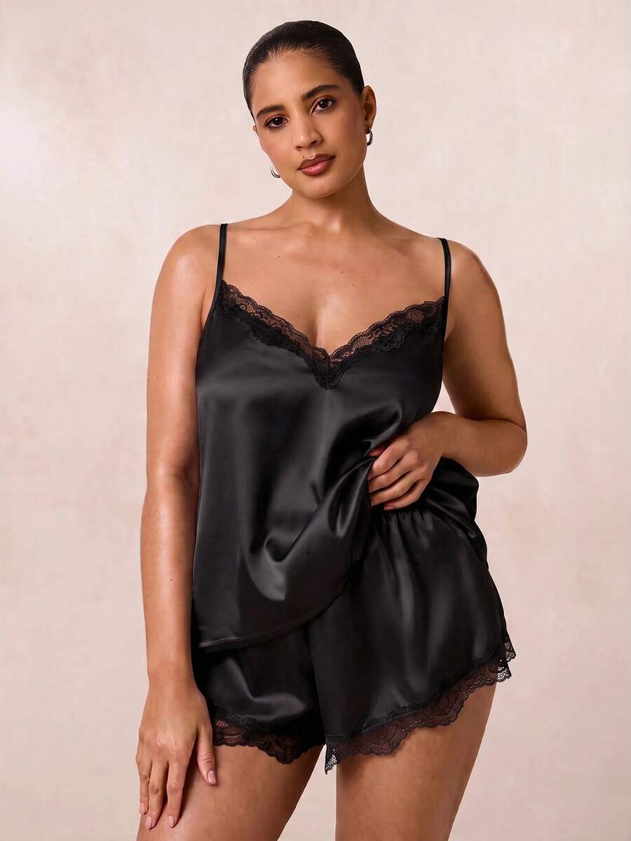 SHEIN BAE CURVE 蕾丝边缎面吊带背心和短裤睡衣套装/睡衣套装 - 黑色 - 查看 1