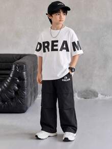 SHEIN 青少年男孩字母印花短袖T恤與長褲休閒日常2件套 - 彩色 - 查看 1