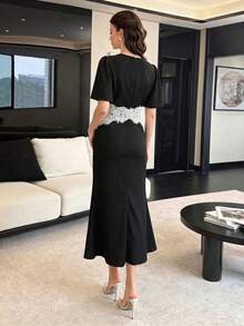 Modelyn V領蕾絲拼接收腰優雅洋裝 - 黑色 - 查看 5
