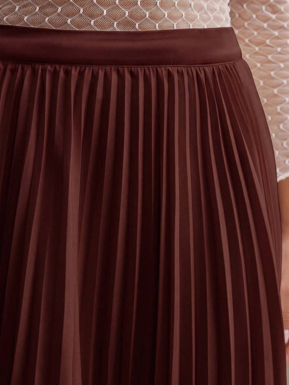 Anewsta Essential Women's Solid Color Elegant Pleated Skirt Maxi Women Outfit Brunch Office Burgundy Autumn