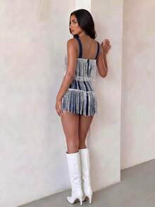 Glamine SHEIN Glamour 女款亮面長流蘇性感迷你牛仔吊帶短褲 - 中等水洗藍 - 查看 3