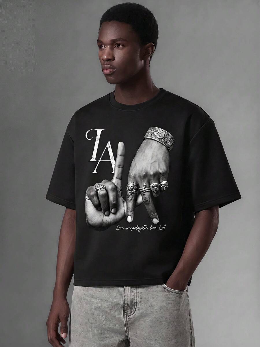 Salvezio 洛杉磯 LA Letter Gesture Logo 男款黑色標準尺寸落肩寬鬆短袖 T-shirt - 黑色 - 查看 1