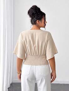 SHEIN LUNE CURVE 大尺碼女款素色V領百褶休閒優雅百搭日常穿著襯衫 米色 夏季 早午餐 辦公室 - 杏色 - 查看 2
