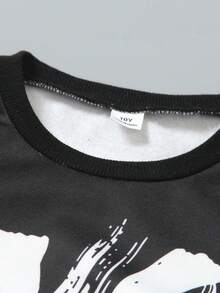 SHEIN 2件組青少年男孩時尚黑色運動衫與迷彩工裝慢跑褲套裝，胸前圖案印花，酷炫街頭風，柔軟舒適面料，易穿搭，適合春秋季、學校、外出、返校 - 軍綠色 - 查看 4