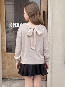 SHEIN Serisse Kids 少女優雅銀色V領蝴蝶結露背袖套頭冬季針織毛衣，波浪下擺時尚款，適合秋季、學校、返校季、休閒外出 - 卡其色 - 查看 7