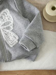 SHEIN Grå och vit blommig sweatshirt med rosettdekor för flickor, huva, höst- och vinterjacka, lämplig för utflykter - Grå - Visa 3